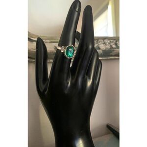 Vintage Green Emerald and clear Rhinestone ring, in Silver tone, Unmarked